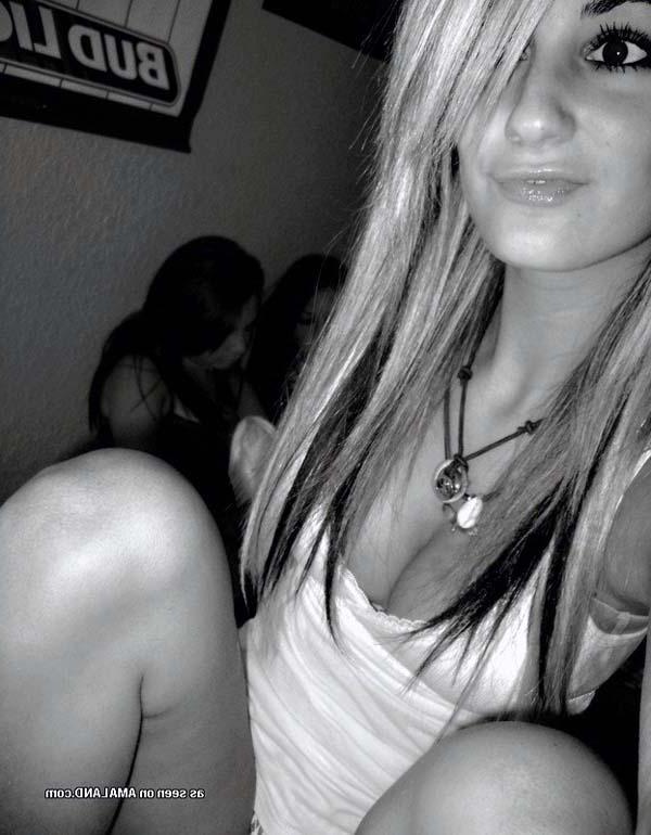 16P Pictures of two hot teen amateur girlfriends showing off
