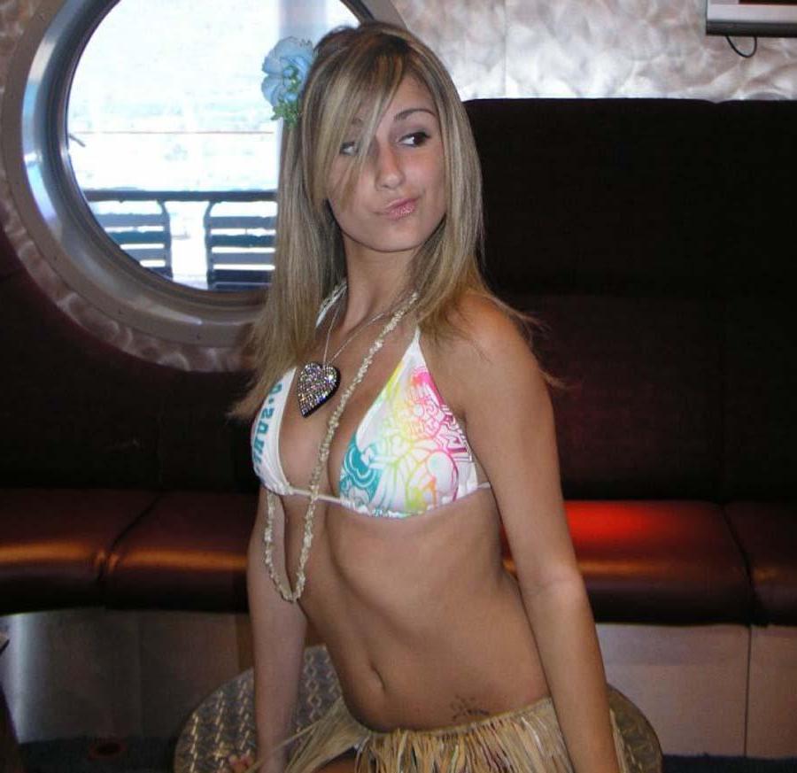 16P Pictures of two hot teen amateur girlfriends showing off
