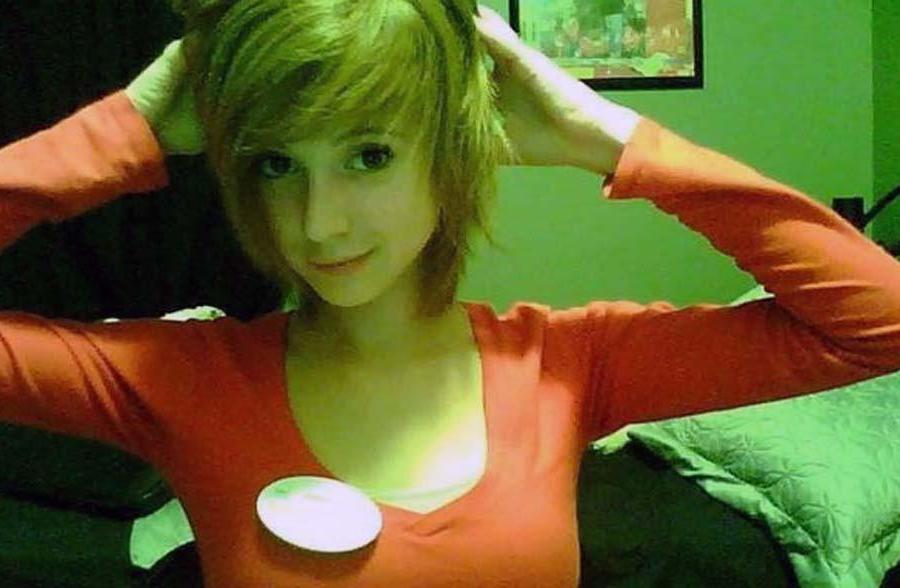 16P Pictures of two hot teen amateur girlfriends showing off