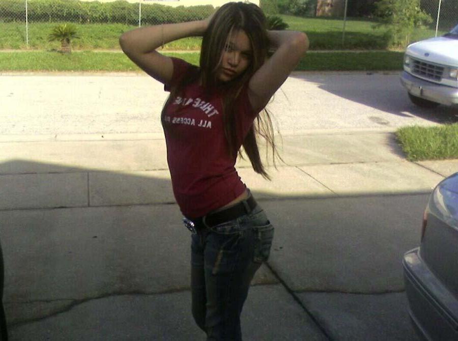 15P Picture selection of hot amateur non-nude girlfriends showing off