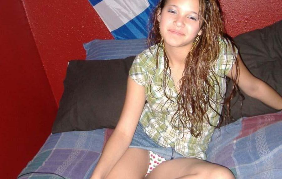 15P Picture selection of hot amateur non-nude girlfriends showing off