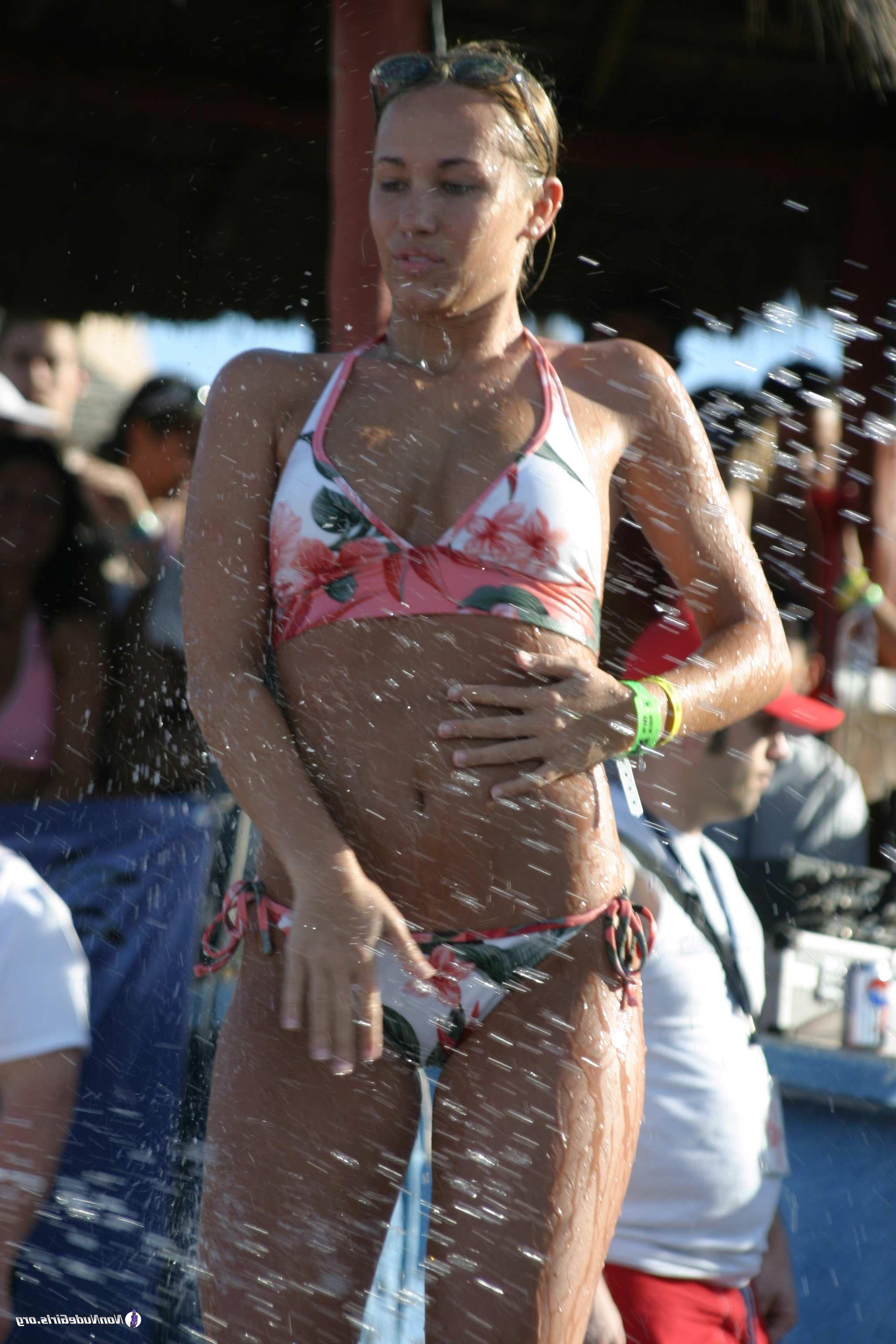 20P Pictures of naughty coeds partying wild