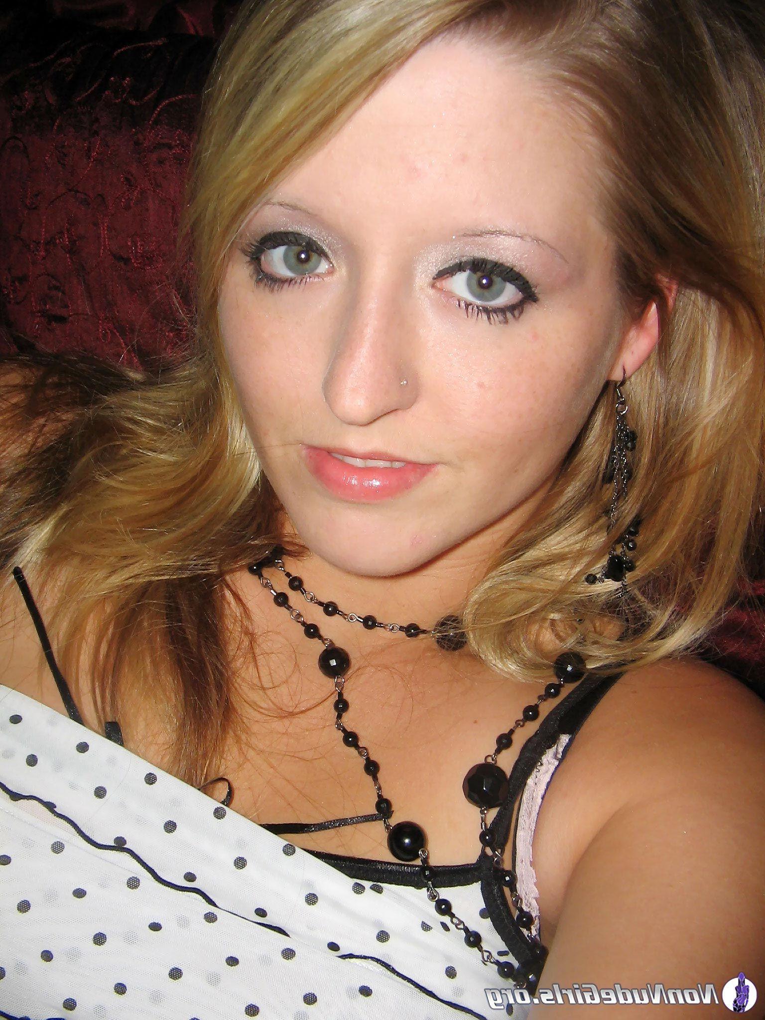 20P Pictures of beautiful coeds being naughty