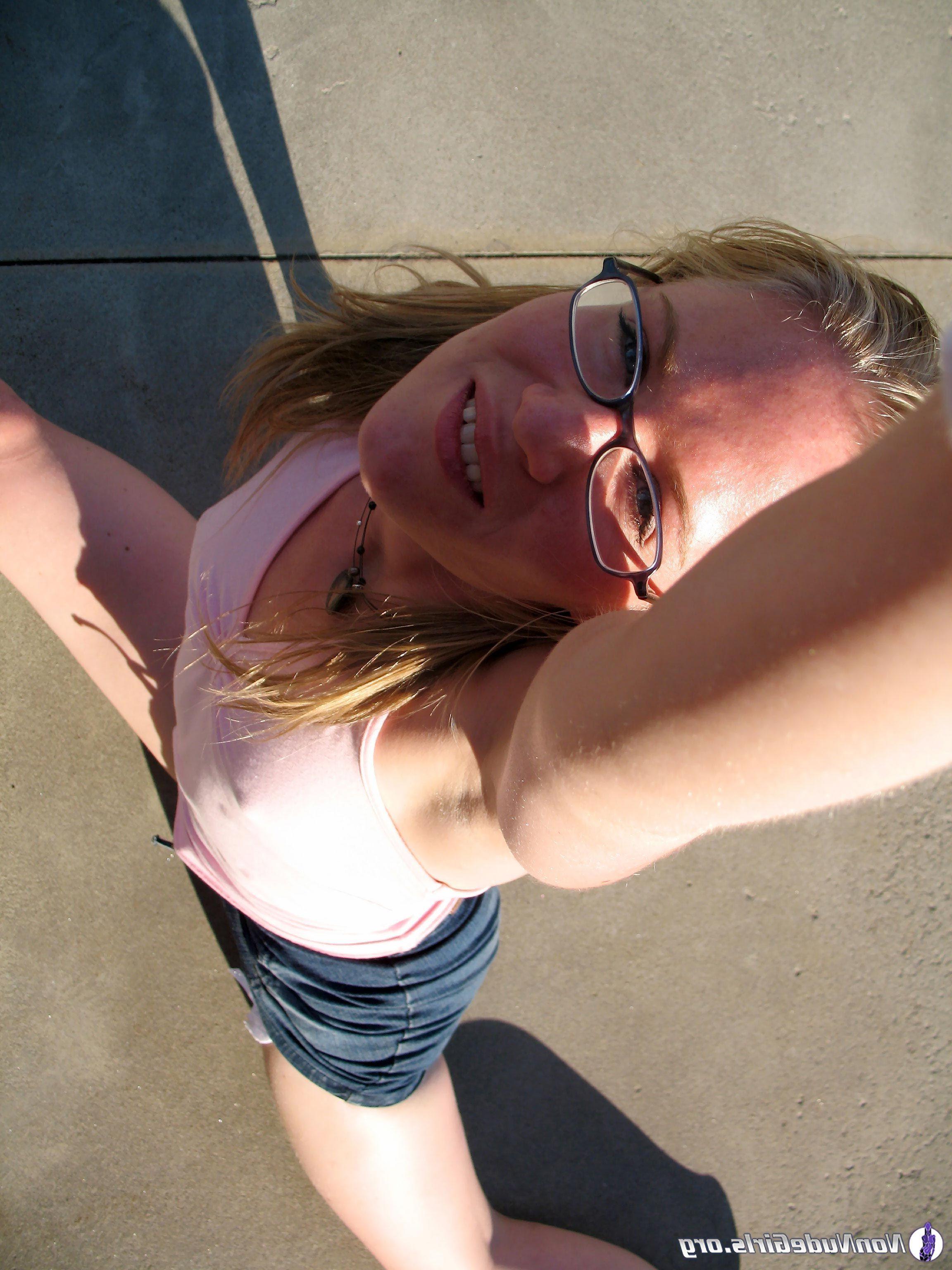 20P Pictures of beautiful coeds being naughty