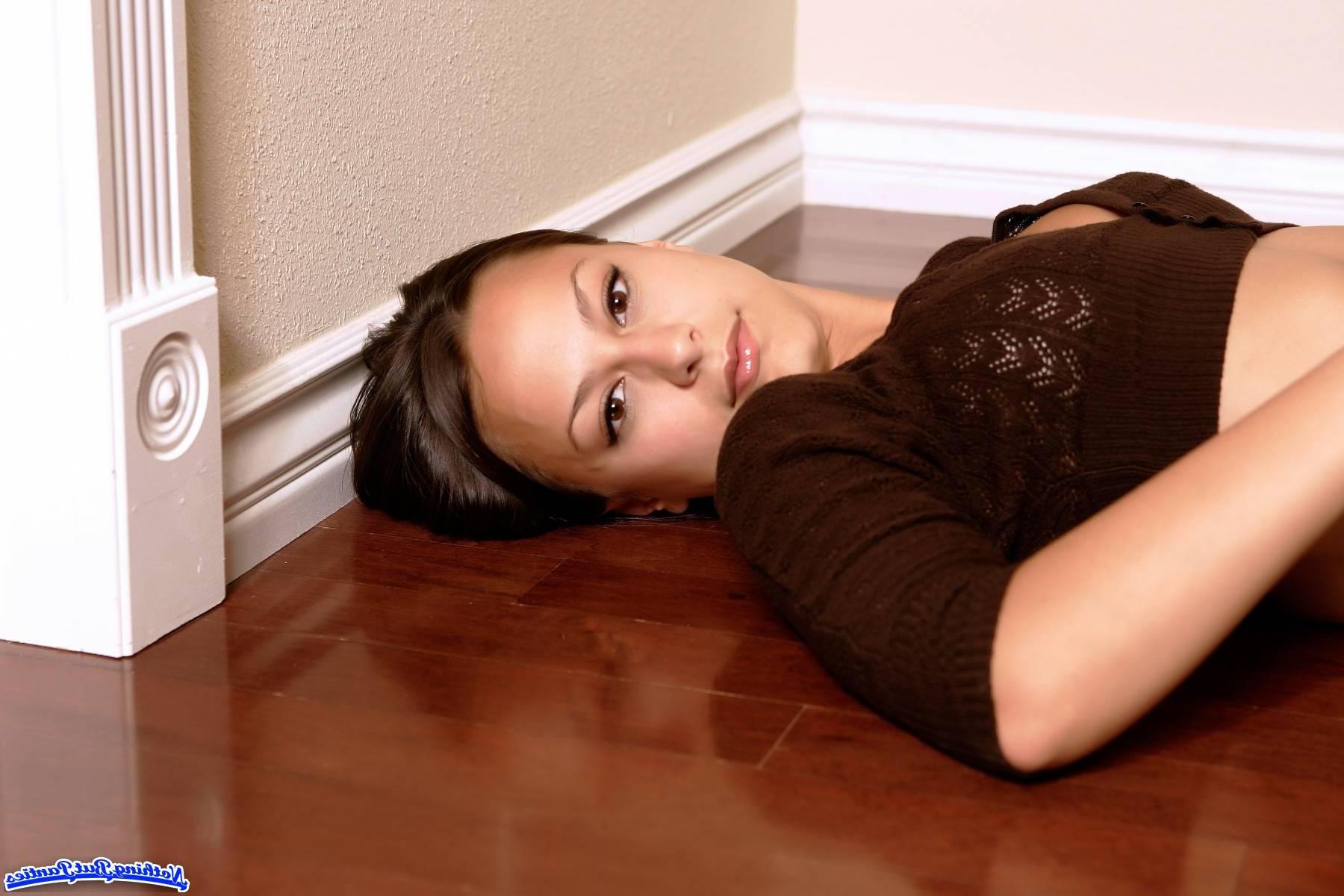 18P Pictures of brunette teen Daisy teasing in brown lace briefs