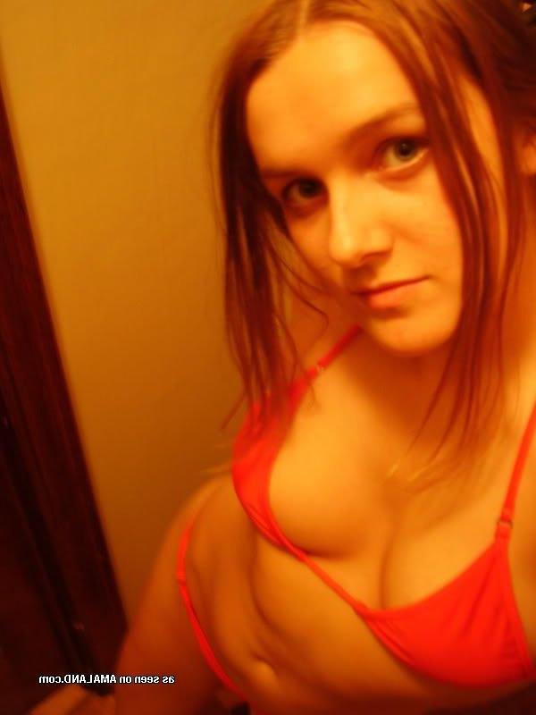 15P Naughty amateur GF displays her fine tits and ass