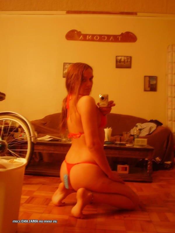 15P Naughty amateur GF displays her fine tits and ass