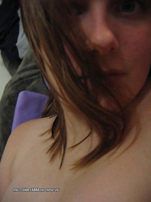 15P Naughty amateur GF displays her fine tits and ass