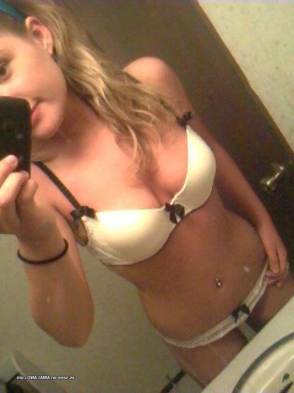 16P Pictures of naughty girlfriends taking their own pics