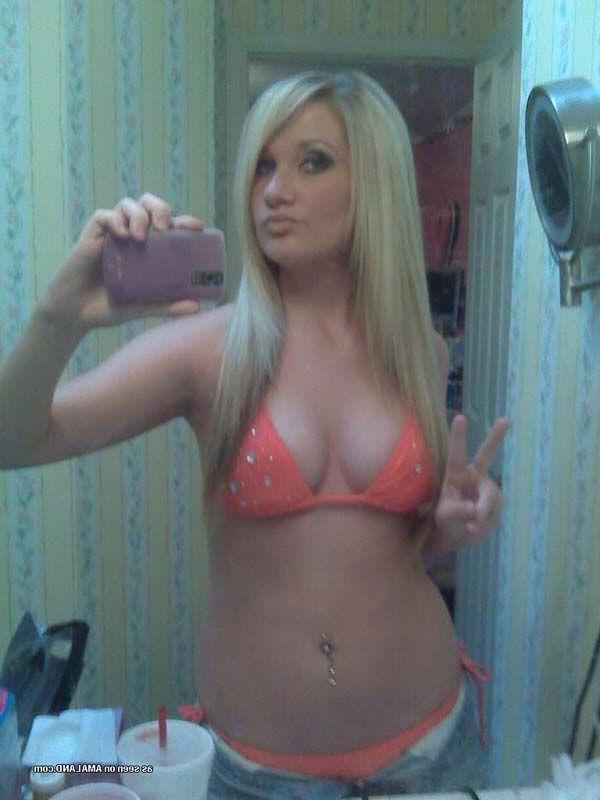 16P Pictures of naughty girlfriends taking their own pics
