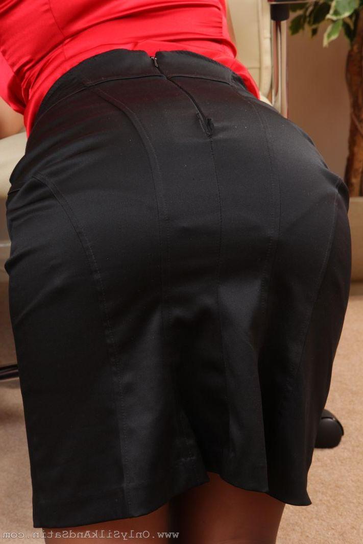 16P Jessica the sexy secretary in satin clothing