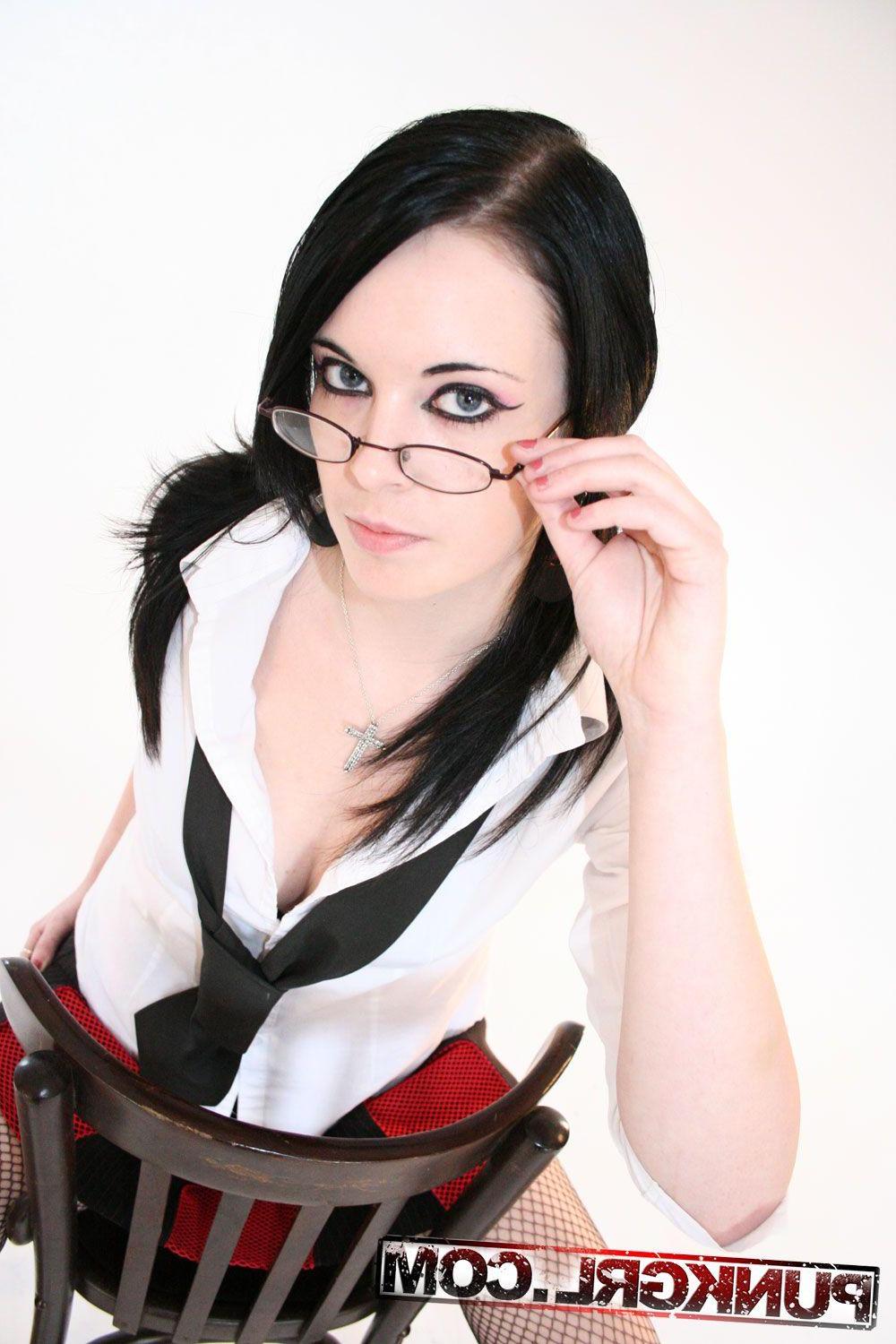 17P Pictures of teen hottie Kimmy being naughty in class