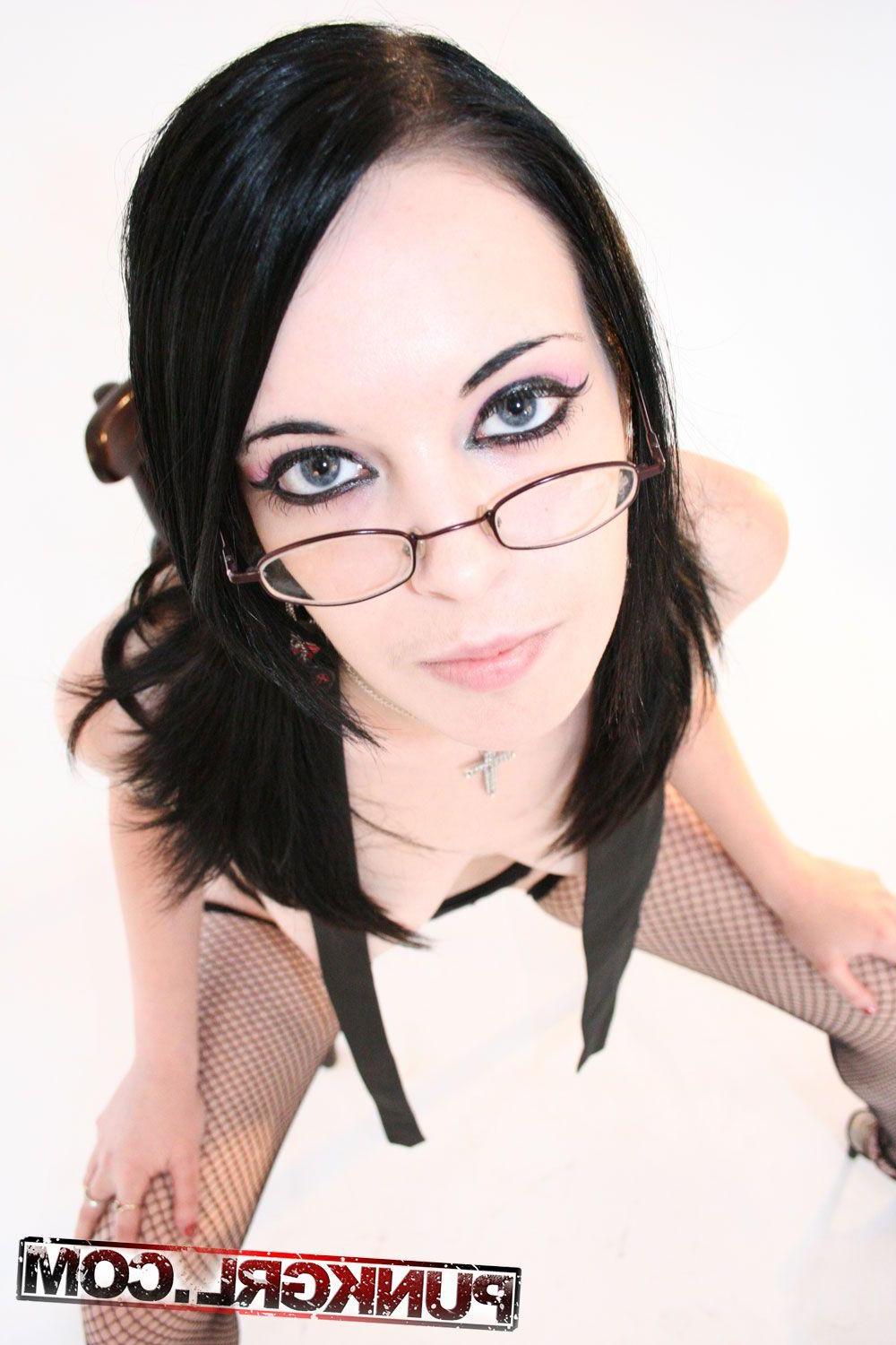 17P Pictures of teen hottie Kimmy being naughty in class
