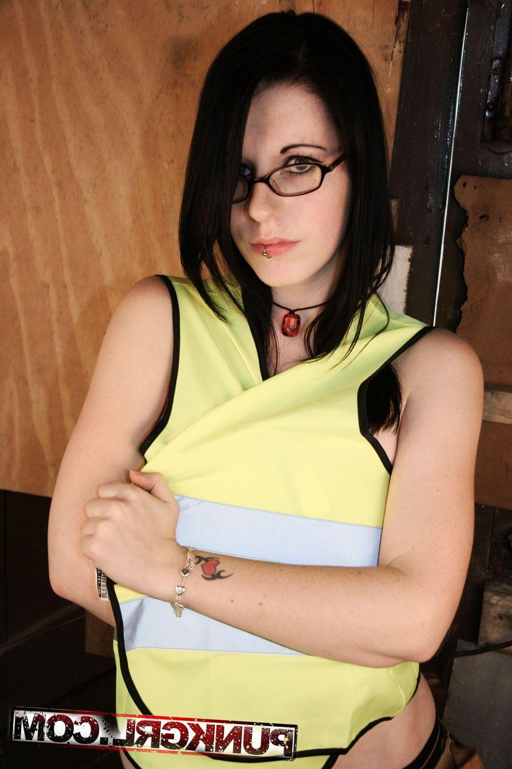 15P Pictures of punk teen Claire getting naughty at a crime scene