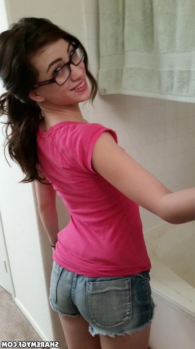 12P Hot brunette coed takes selfies of her tiny tits and round ass for you