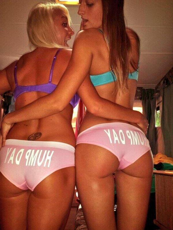 15P Gorgeous coeds share some of their naughty selfies