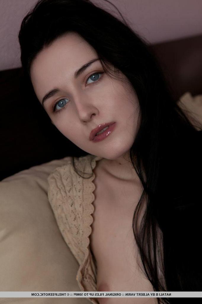 16P Beautiful pinup Natali B strips naked and shows her amazing pussy