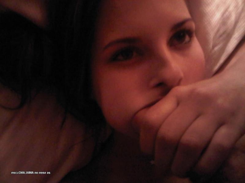 14P Gorgeous sexy babe sucking on a cock and pussy-playing