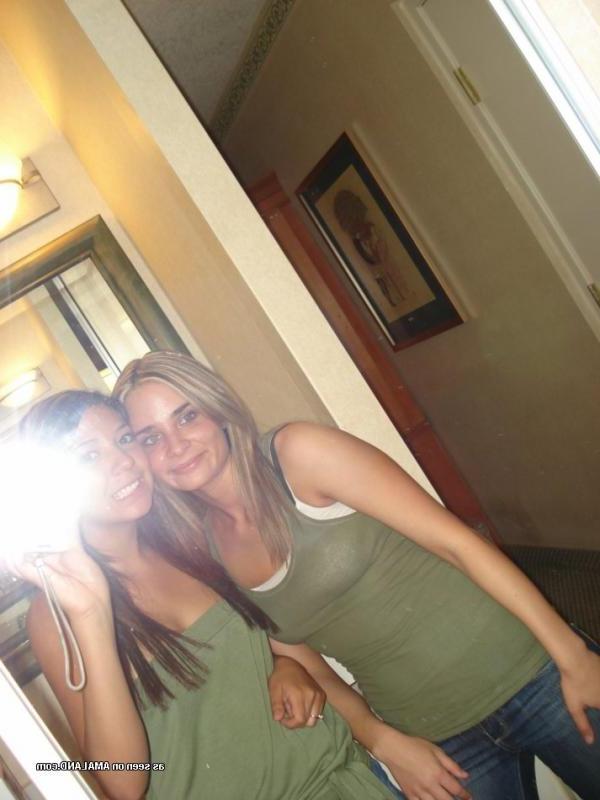 14P Wild amateur girlfriends getting naughty with their pals