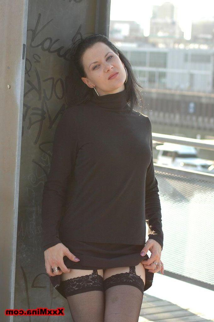 14P Pictures of XXX Mina exposing her pussy in public
