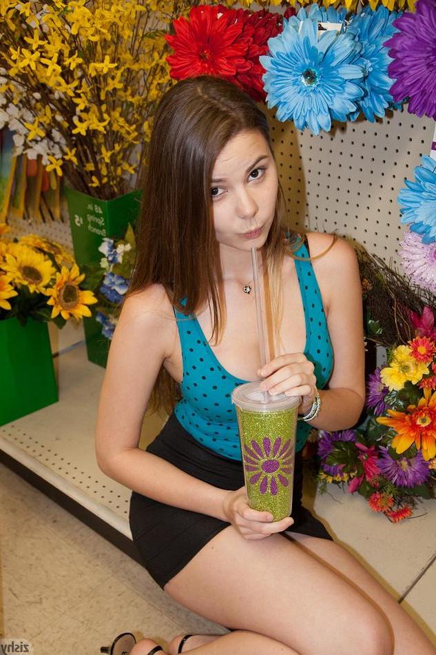 8P Hot coed Lindsay Bare loves being a cock-tease in public