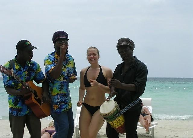 25P She's Only Into Black Guys - Edition #2
