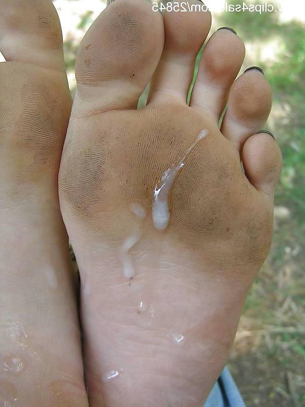 20P Bondage foot and cumshot on soles