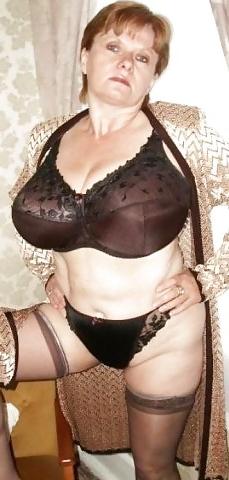 15P Busty women 108. (Underwear special)
