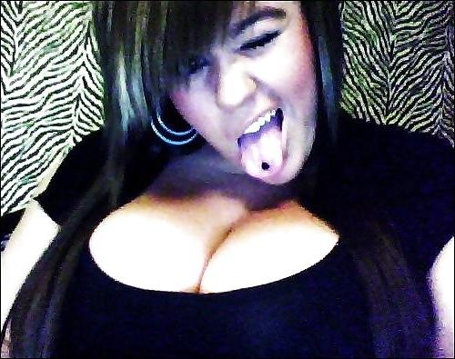 25P Big Firm Teen Cleavage 
