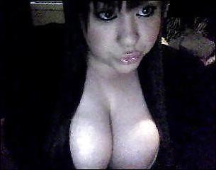 25P Big Firm Teen Cleavage 