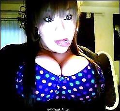 25P Big Firm Teen Cleavage 