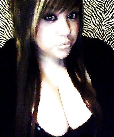 25P Big Firm Teen Cleavage 