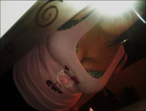 25P Big Firm Teen Cleavage 