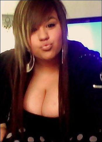 25P Big Firm Teen Cleavage 