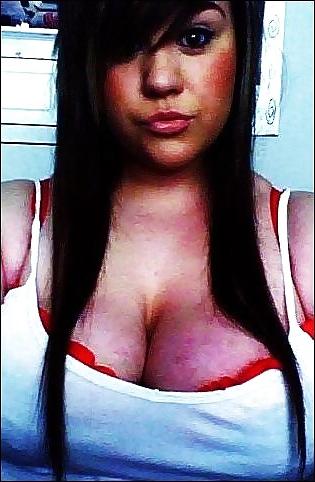25P Big Firm Teen Cleavage 