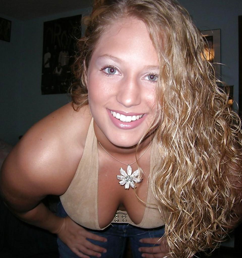 10P Cleavage amateur for cum