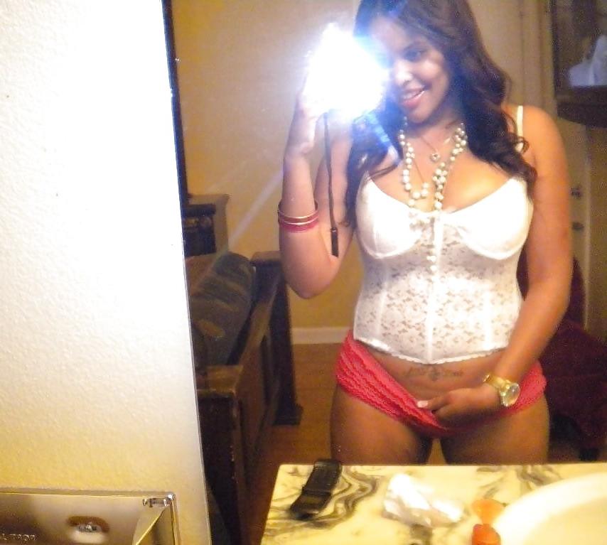 25P BLACK AMATEUR GIRLS - SELF PICS VII