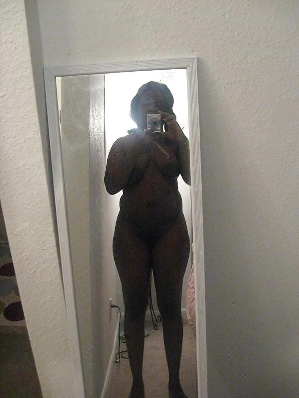 25P BLACK AMATEUR GIRLS - SELF PICS VII