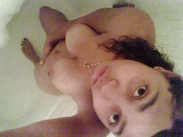 25P BLACK AMATEUR GIRLS - SELF PICS I