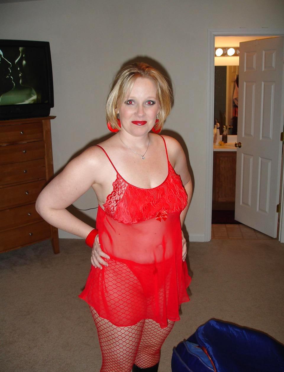 12P Gorgeous blonde amateur