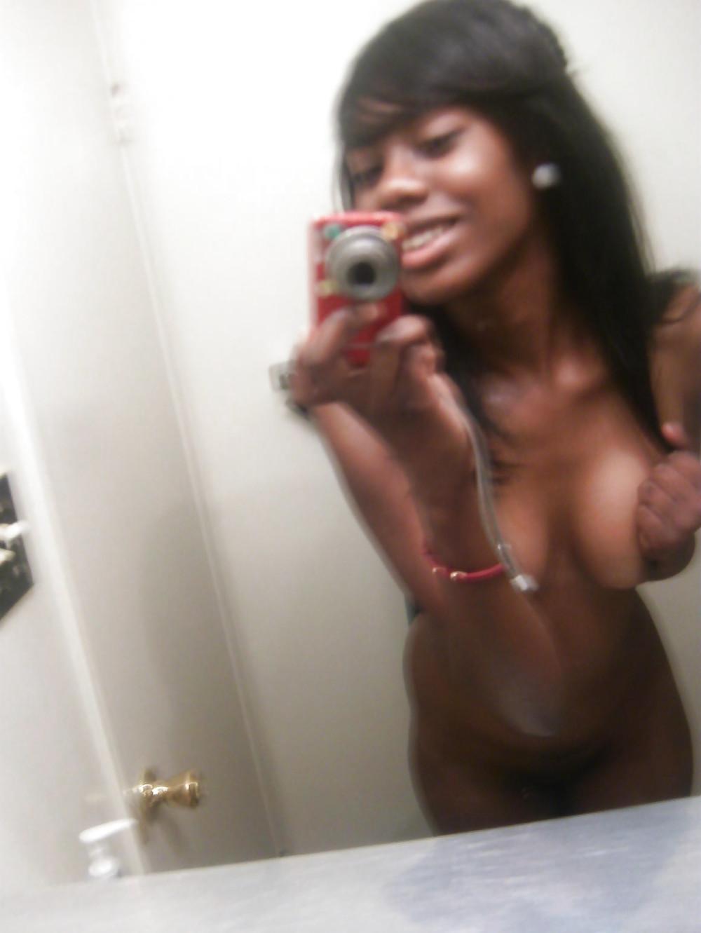 25P BLACK AMATEUR GIRLS - SELF PICS XIII