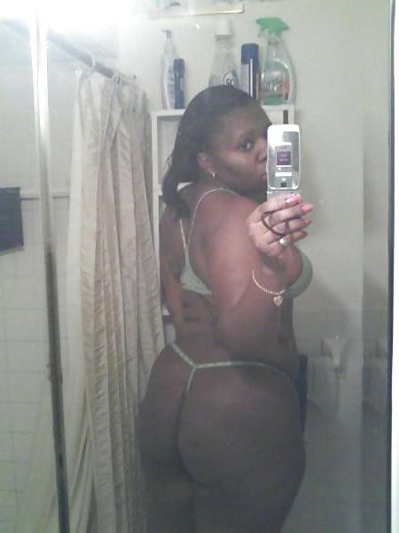 25P BLACK AMATEUR GIRLS - SELF PICS II