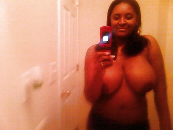 25P BLACK AMATEUR GIRLS - SELF PICS VIII
