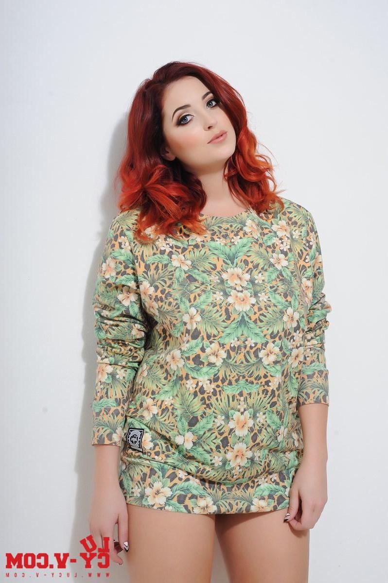 16P Lucy V lifts her flowery top to reveal her incredible boobs