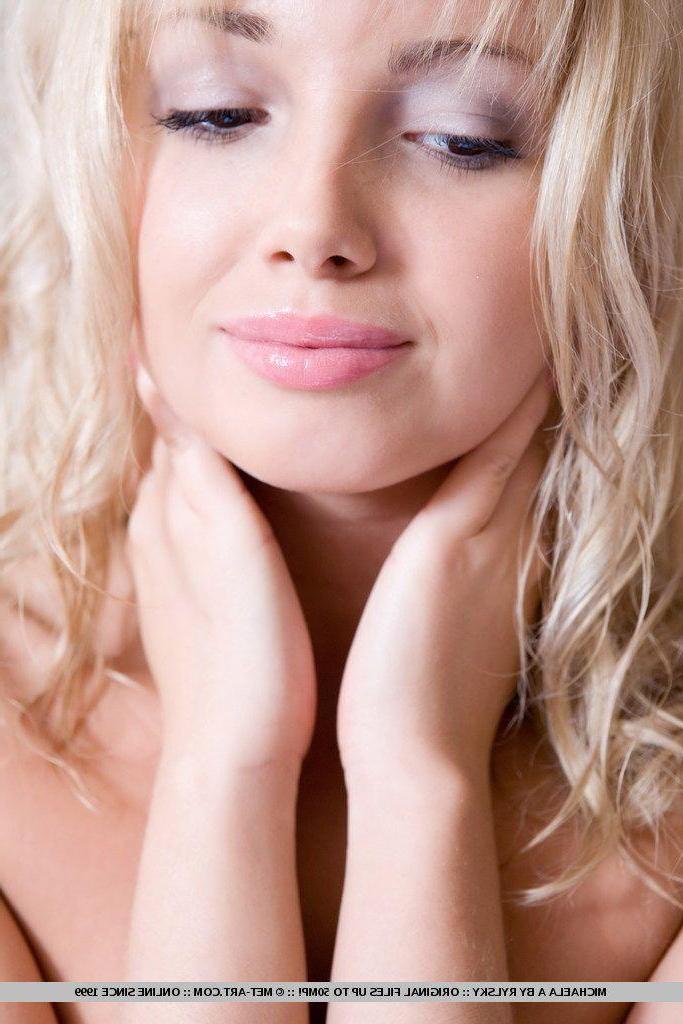 18P Pictures of Michaela A dressed up for hot sex