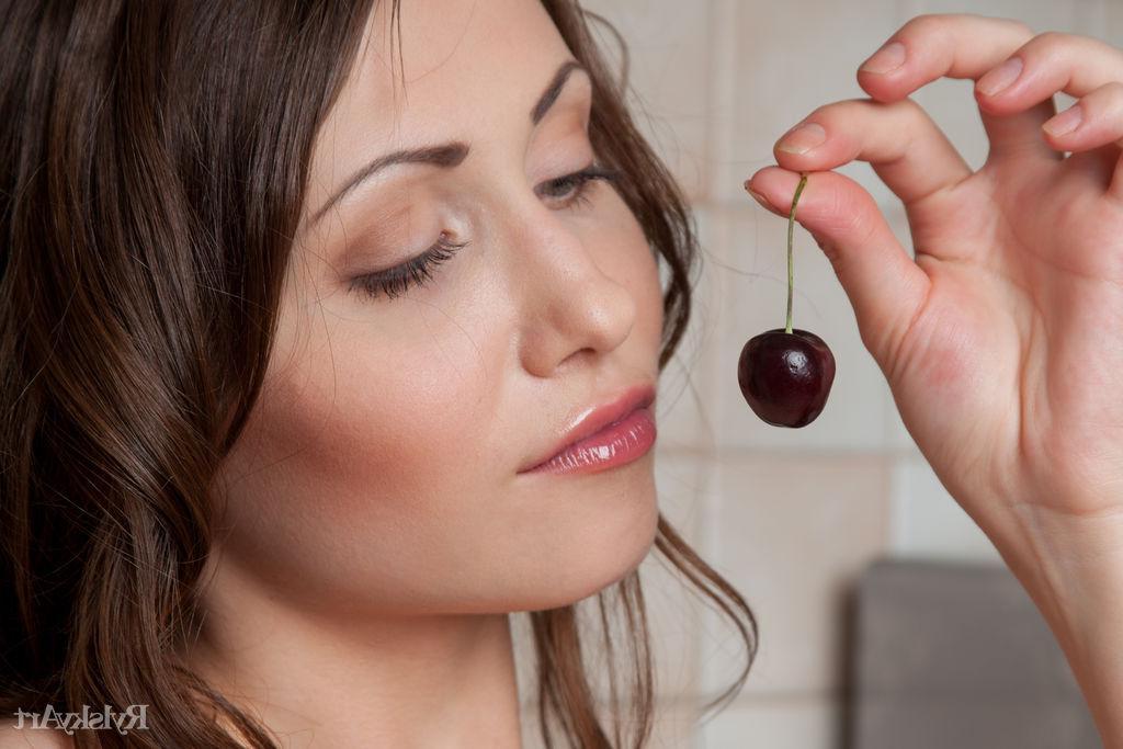16P Teen hottie Ynesse shows you her cherry in "Cheresnea"