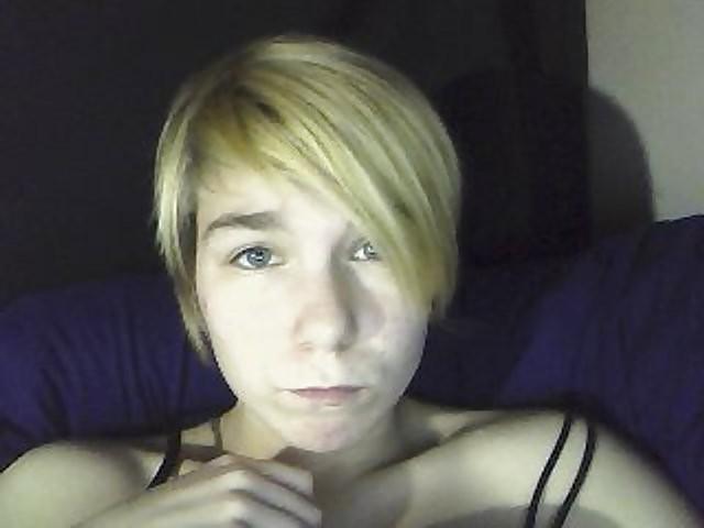 9P Short Hair CollegeSlut From SmutDates