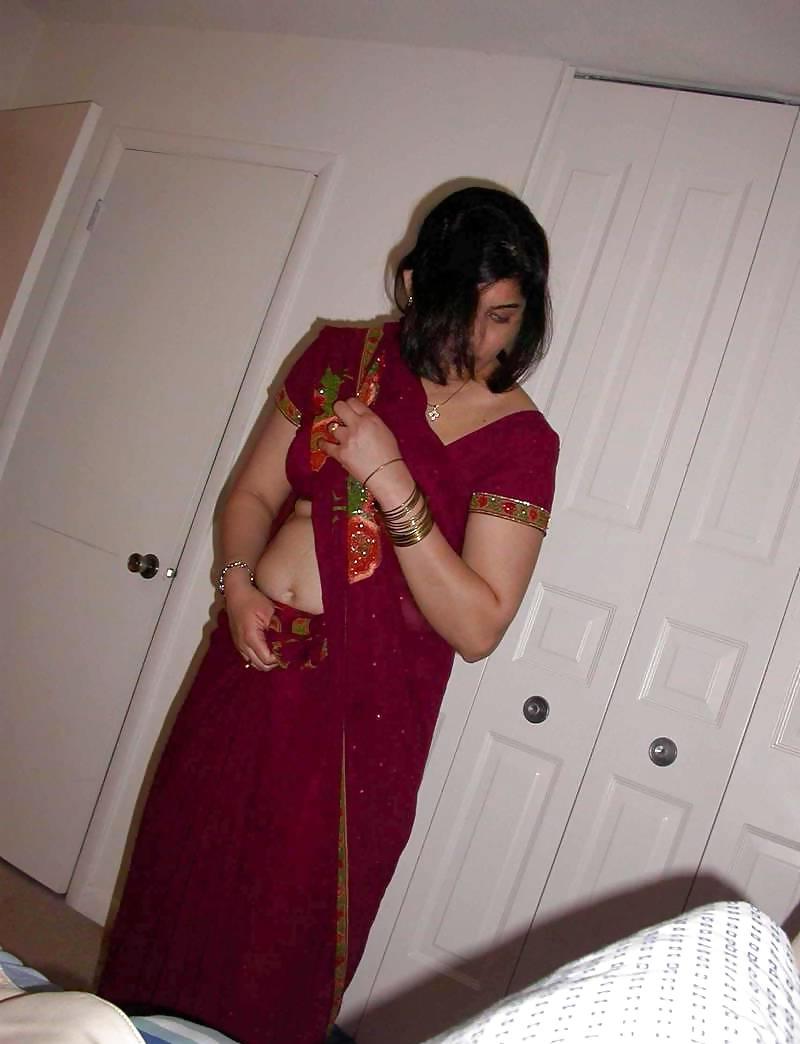 10P Fun With Gujju Red Sari Aunty 