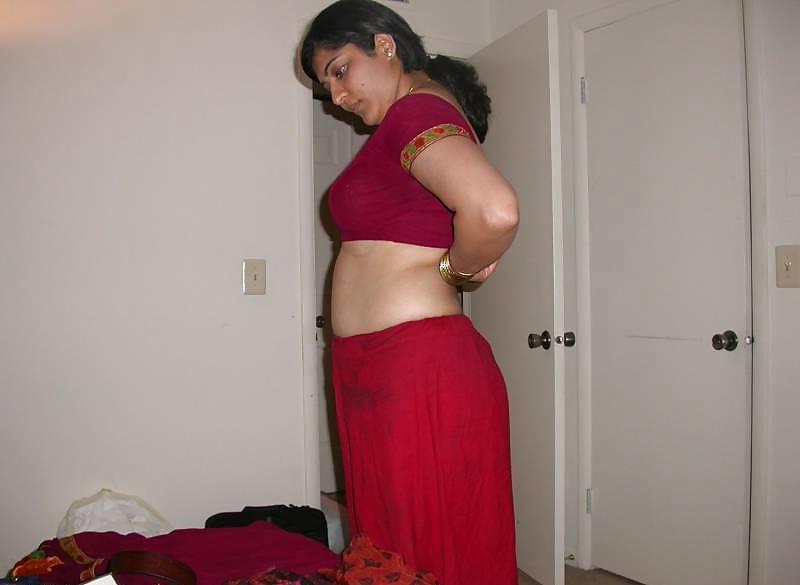 10P Fun With Gujju Red Sari Aunty 