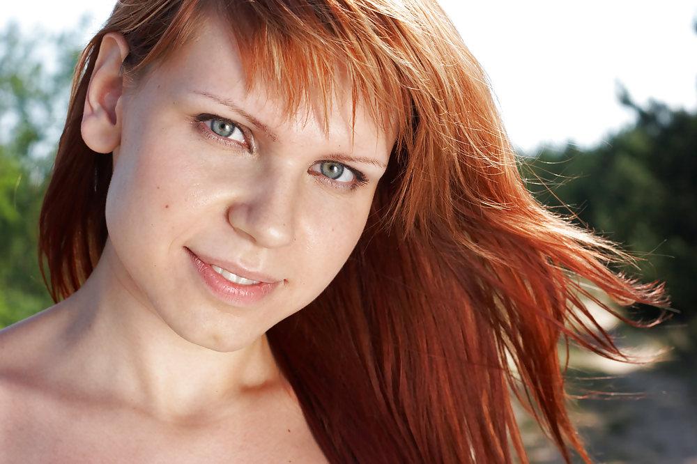 22P Redhead Teen Kreslava